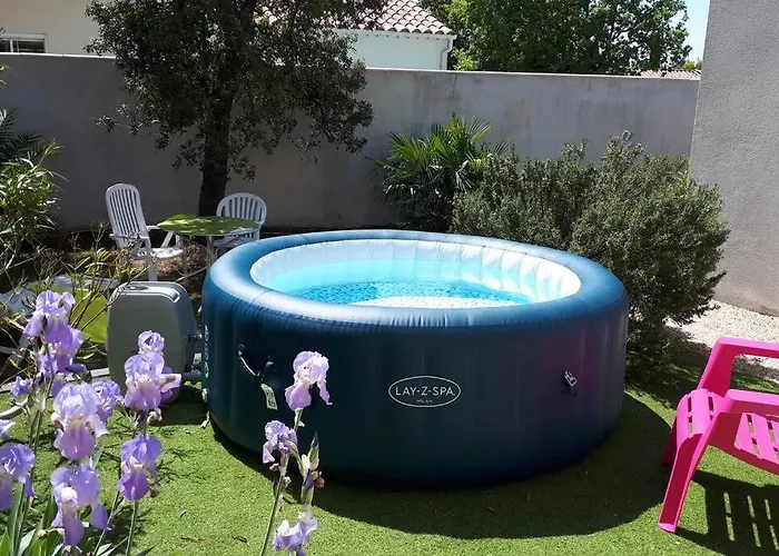 Nice Flat With Jacuzzi And Garden