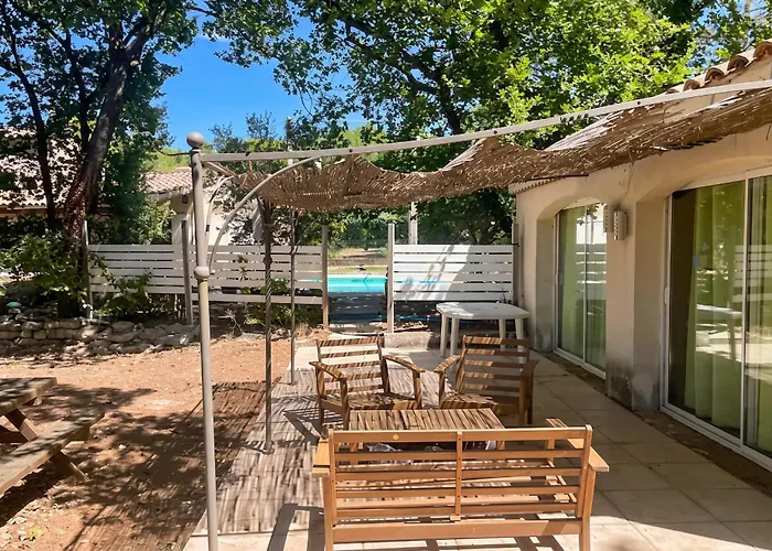 Maison Confortable A Velleron De 50 M² Avec Piscine