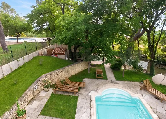 Maison Confortable A Velleron De 50 M² Avec Piscine