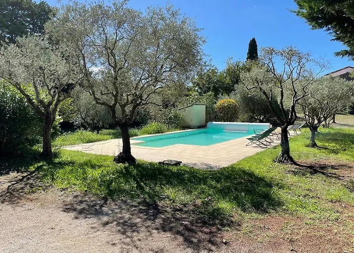 Provencal House With Swimming Pool And Large Garden
